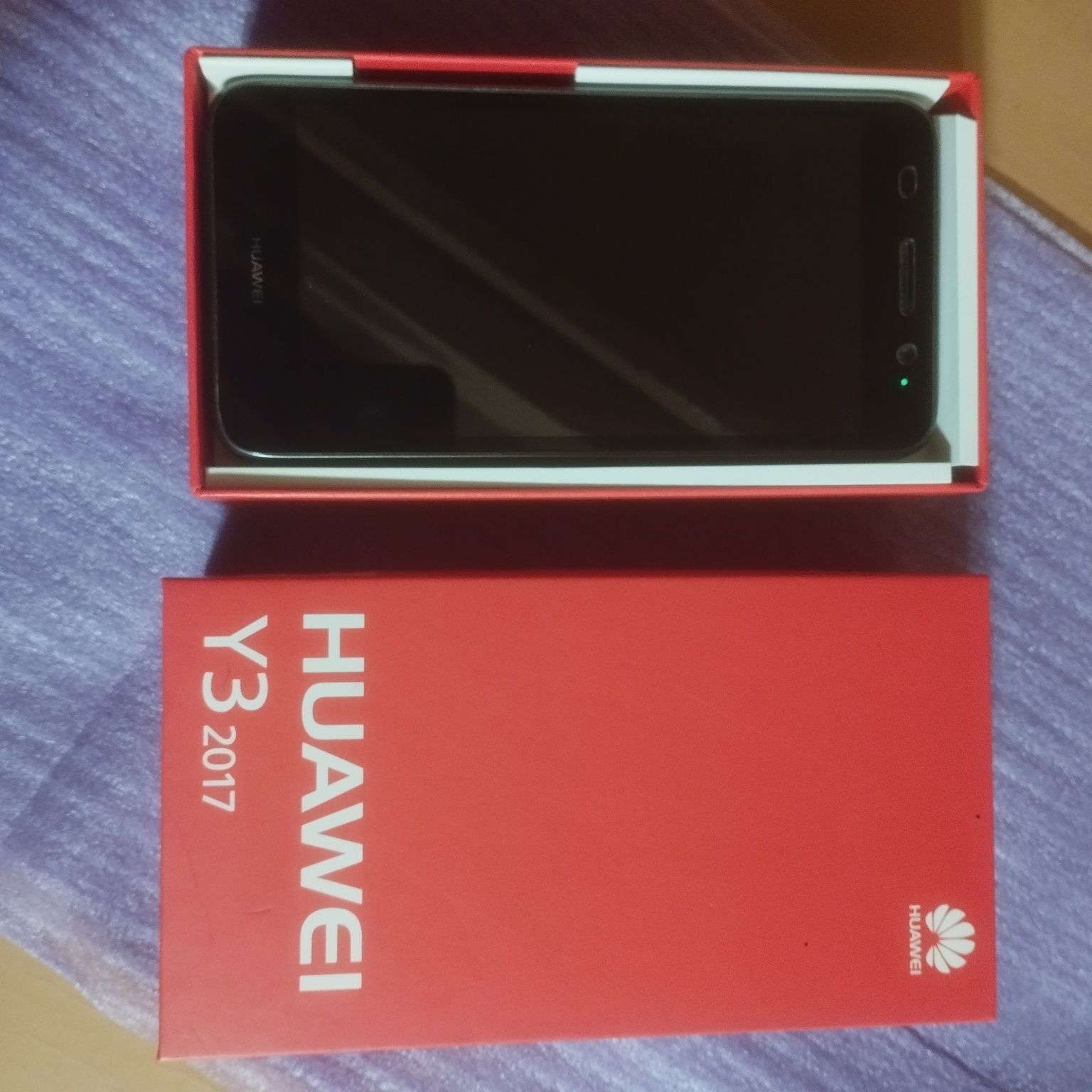 Продам смартфон HUAWEI Y3 2017 Grey