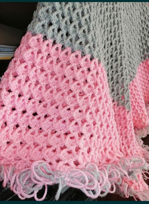 Poncho xaile. Lenços. Pijama. Camisas de noite. Bonecos