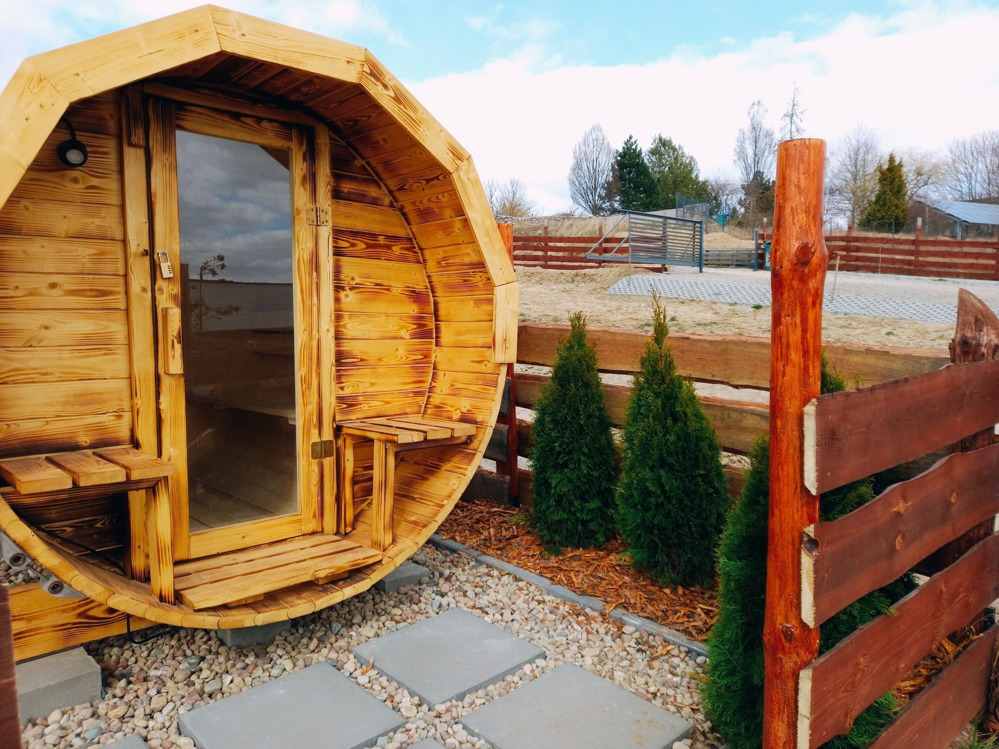 Domek do wynajęcia, JACUZZI, SAUNA, dom nad jeziorem 150km!