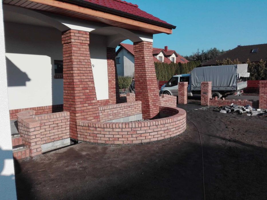 Układanie klinkieru oraz ogrodzeń z pustaków betonowych