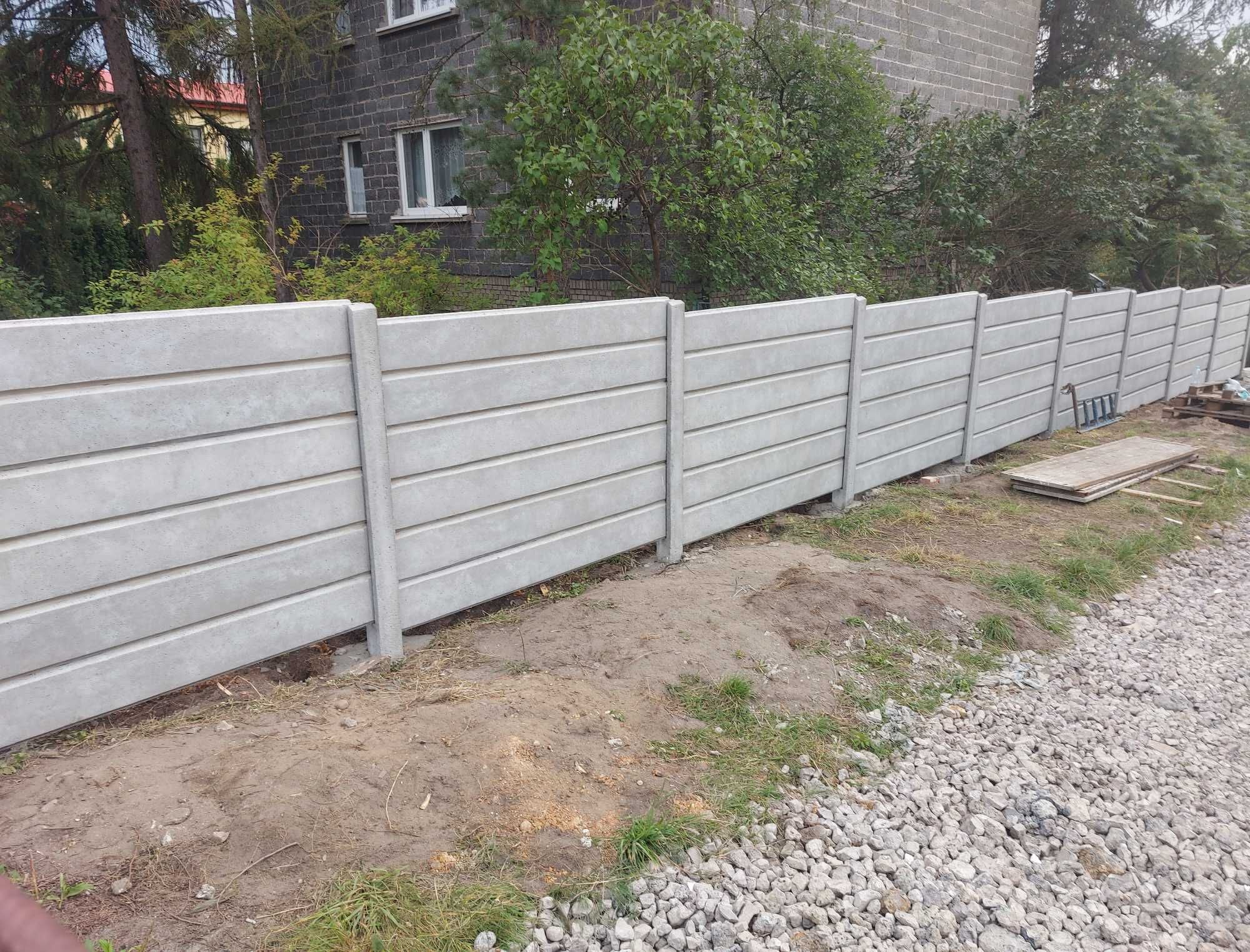 Ogrodzenia betonowe, metalowe - palisada, brama