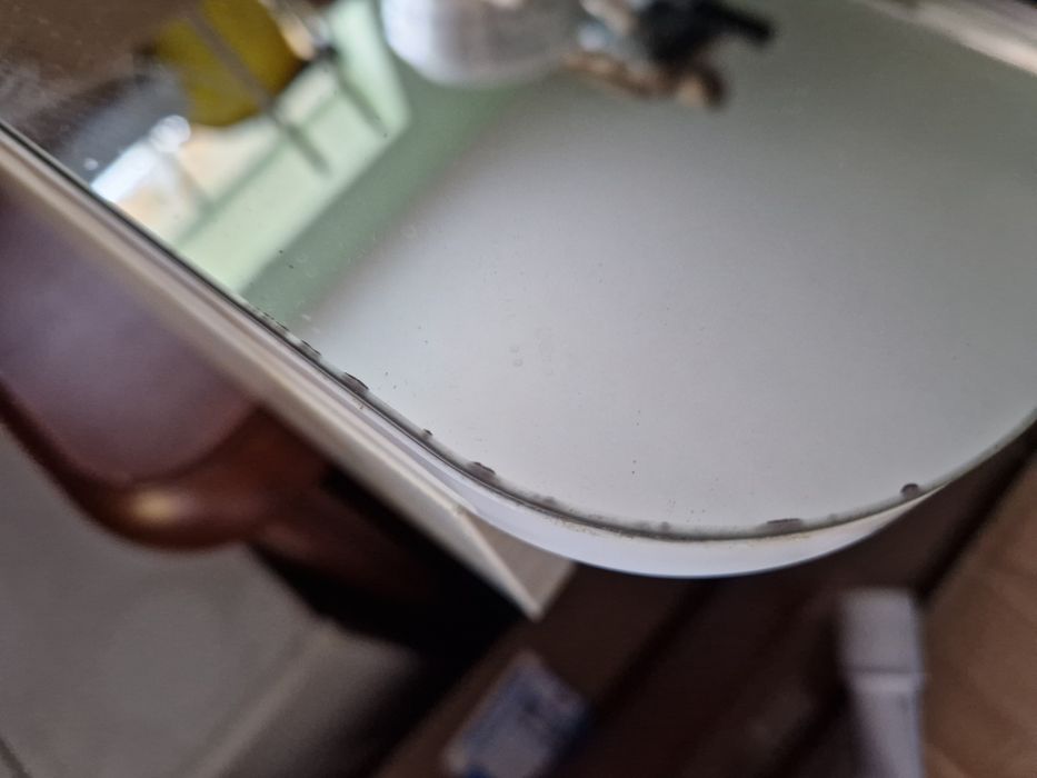 Sprzedam szafkę łazienkowa wisząca z lustrem