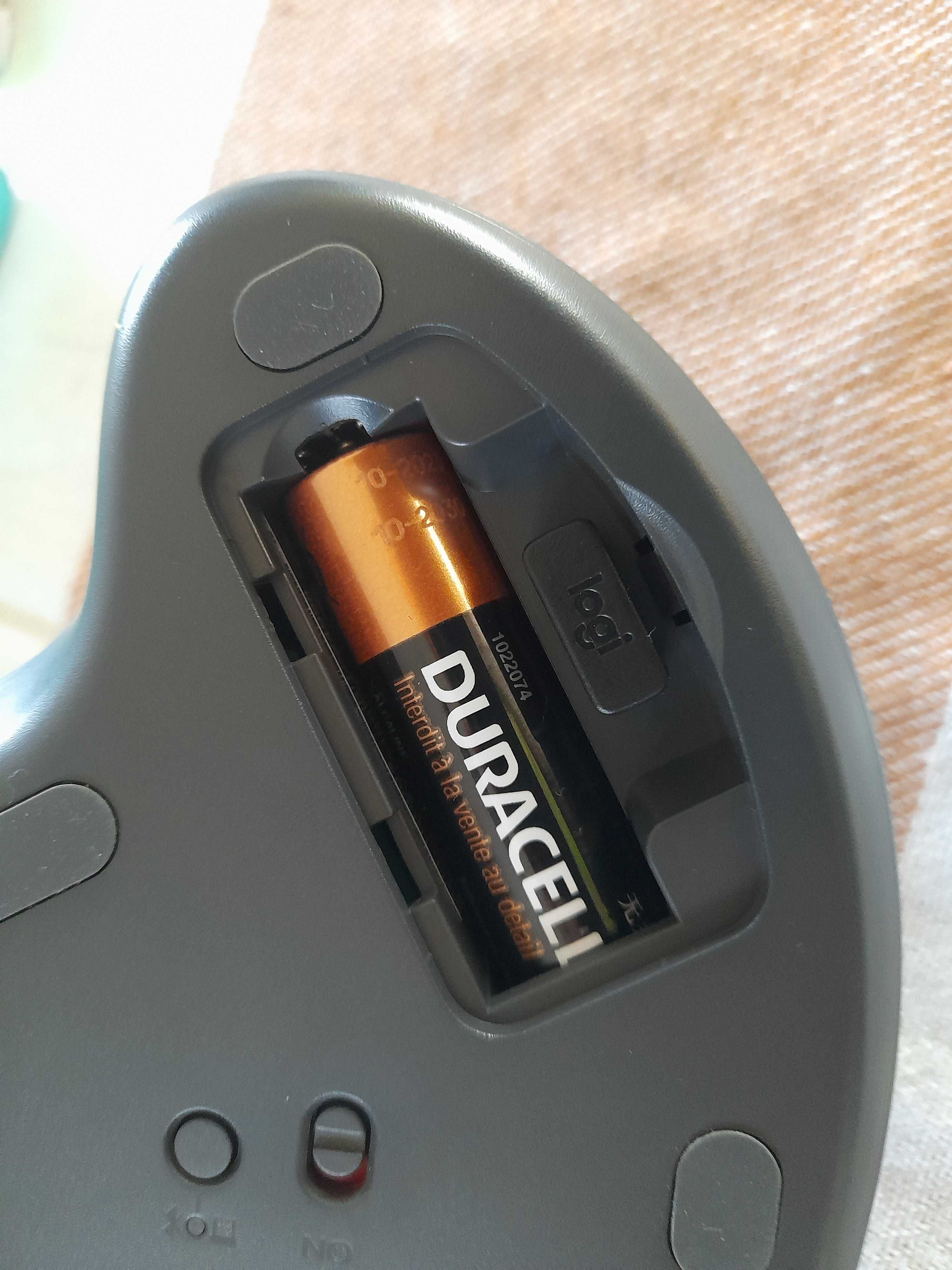 Myszka bezprzewodowa Logitech ERGO M575