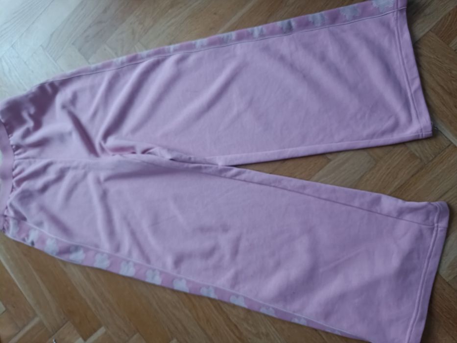 Szerokie spodnie dresowe Reserved 152