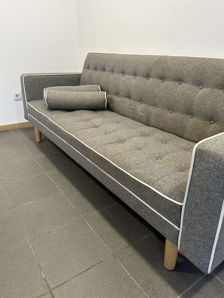 Sofa grande cinzento