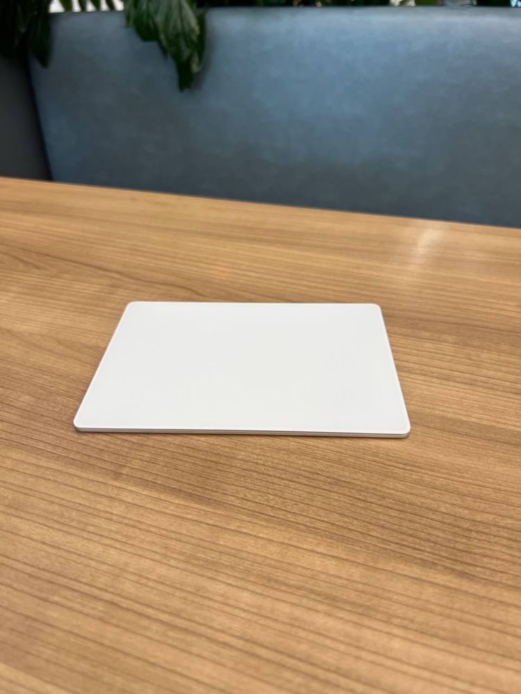 390-Apple Magic Trackpad 2