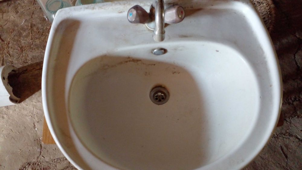 Умивальник на ніжці + кран (б\в)