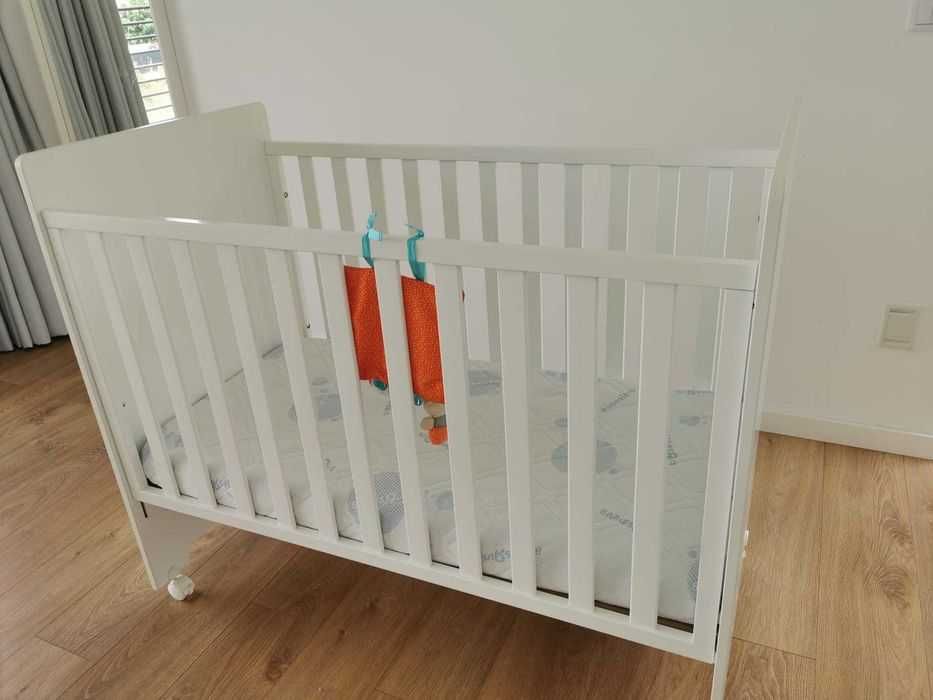 Cama para bebé Micuna com colchão