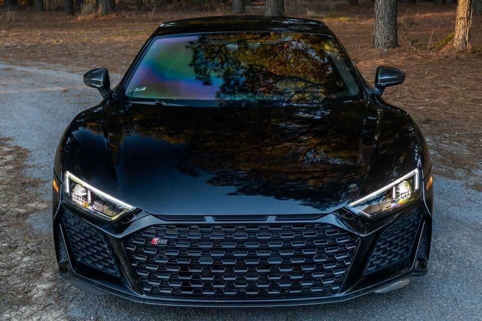 2020    Audi   R8