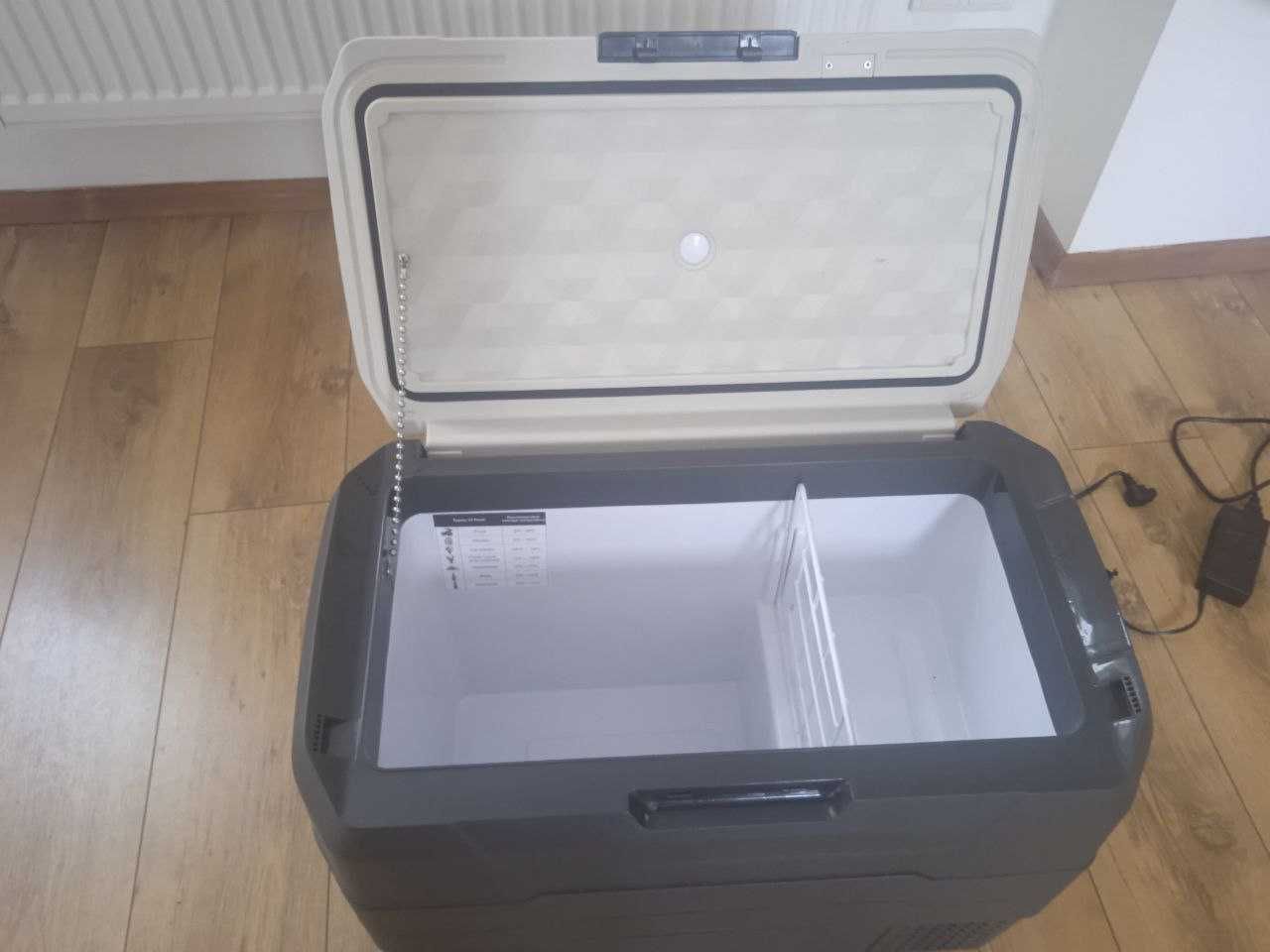 Mobilna Przenośna lodówka z zamrażarką 40 L  12 V/24 V, 220–240
