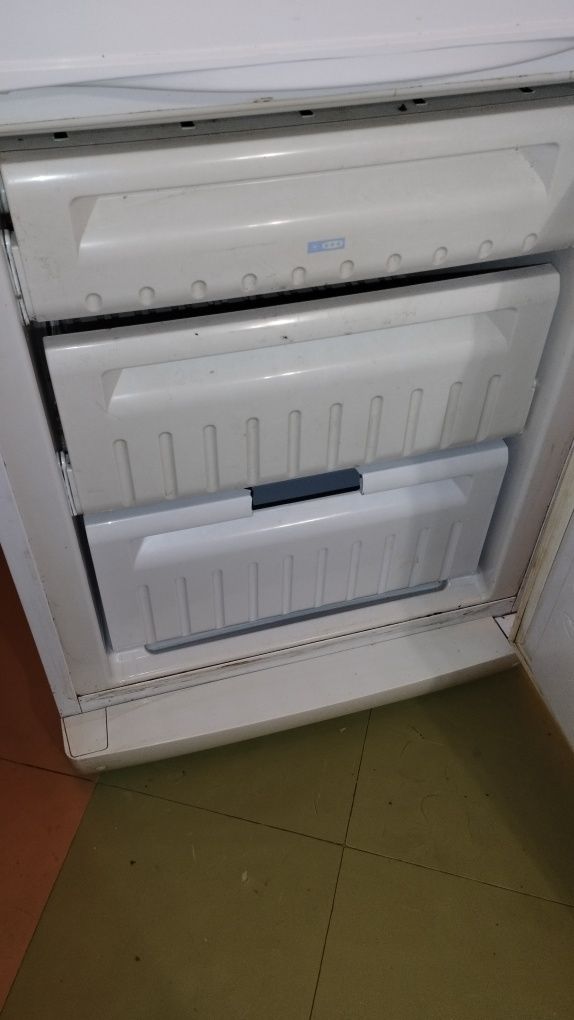 Двухкамерный Холодильник Indesit