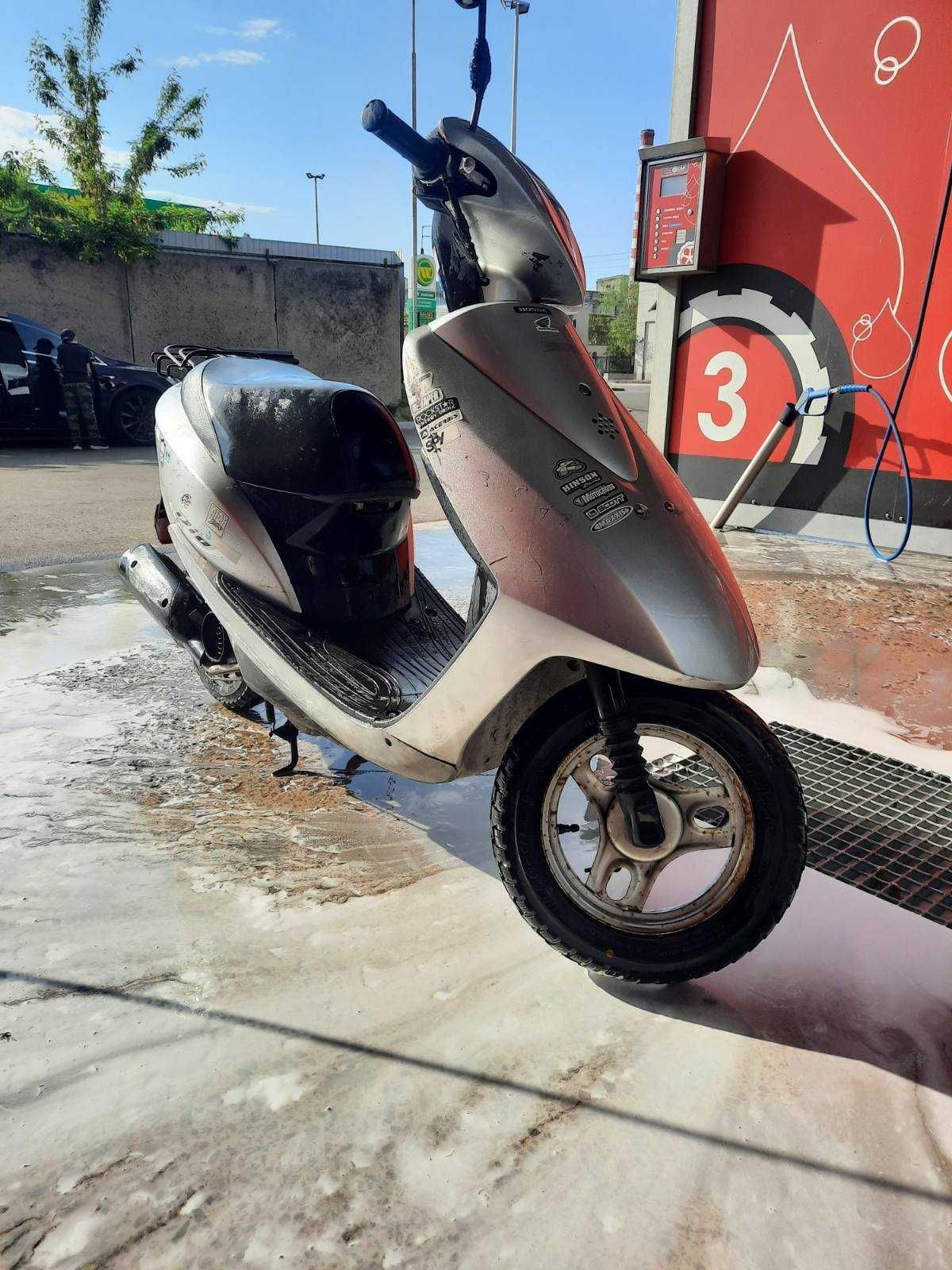 Скутер мопед Honda Dio 68