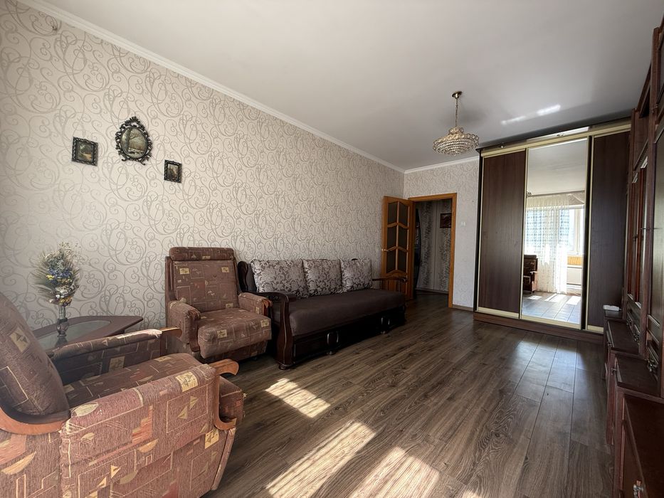 продаж квартири 1 кім просп. Івасюка 56