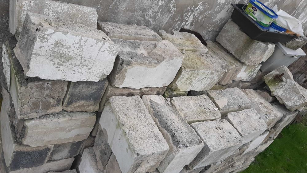 Pustak żużlowy nie oczyszczony.