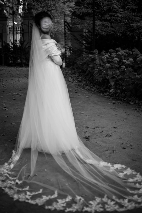 Suknia ślubna, sukienka ślubna, piękny dekolt,  tiulowa, koronkowa