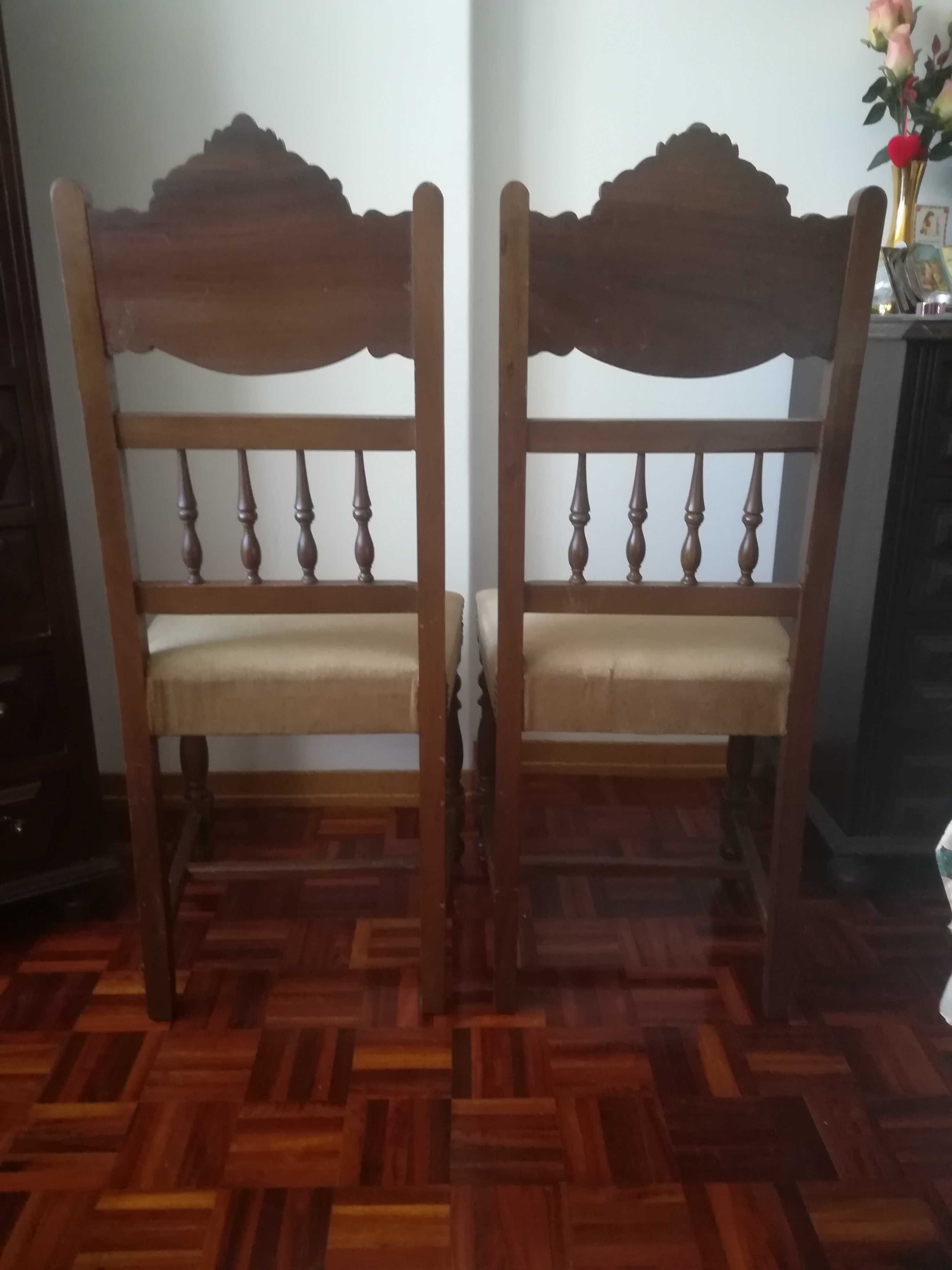 2 CADEIRAS  (15€ cada uma) ler descrição