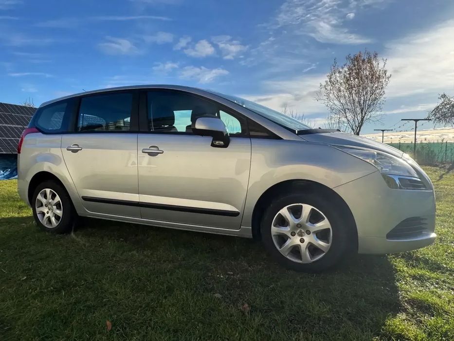 Peugeot 5008 Peugeot 5008 • Benzyna 1.6 • Rodzinny i ekonomiczny • 155 tys. km