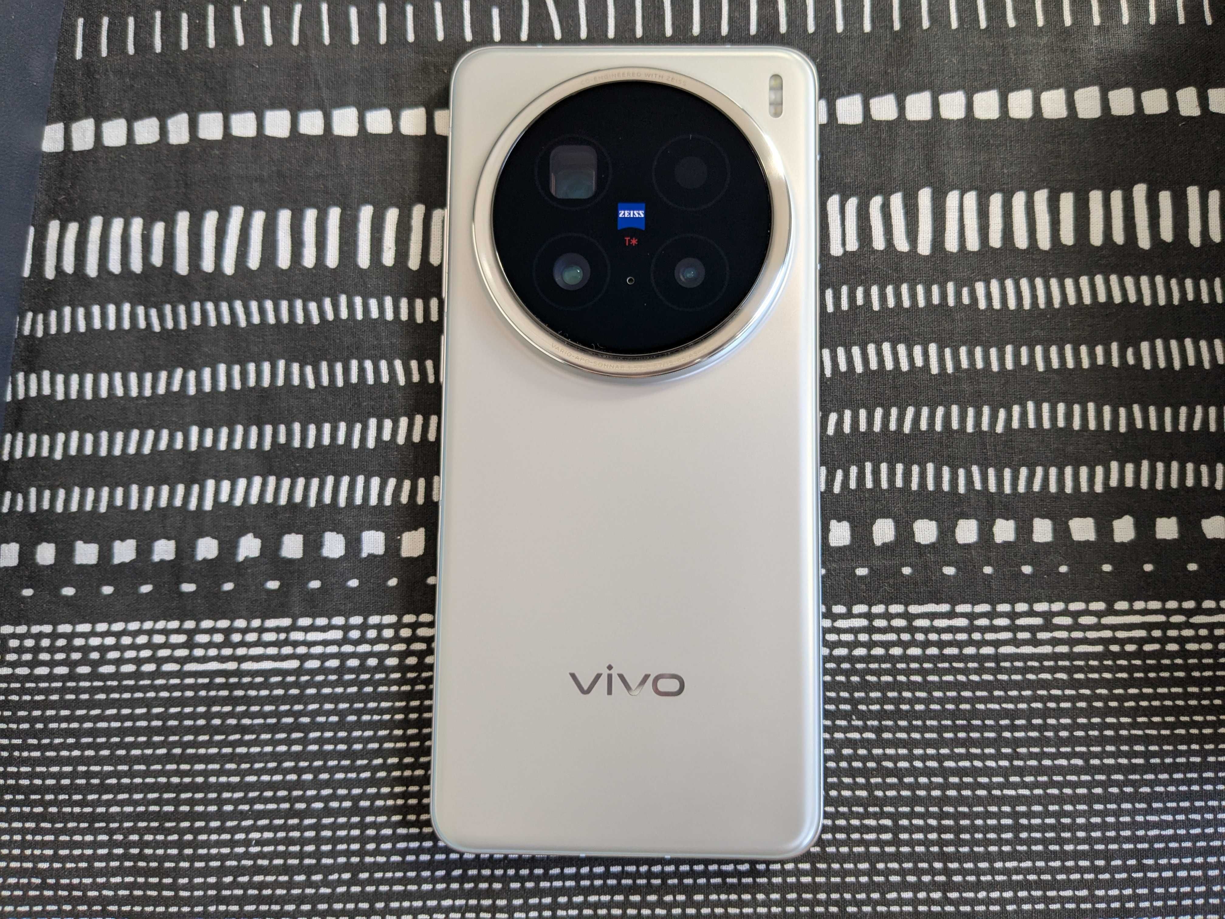 vivo X200 Pro-200MP ZEISS | 12GB+256GB | 6000mAh