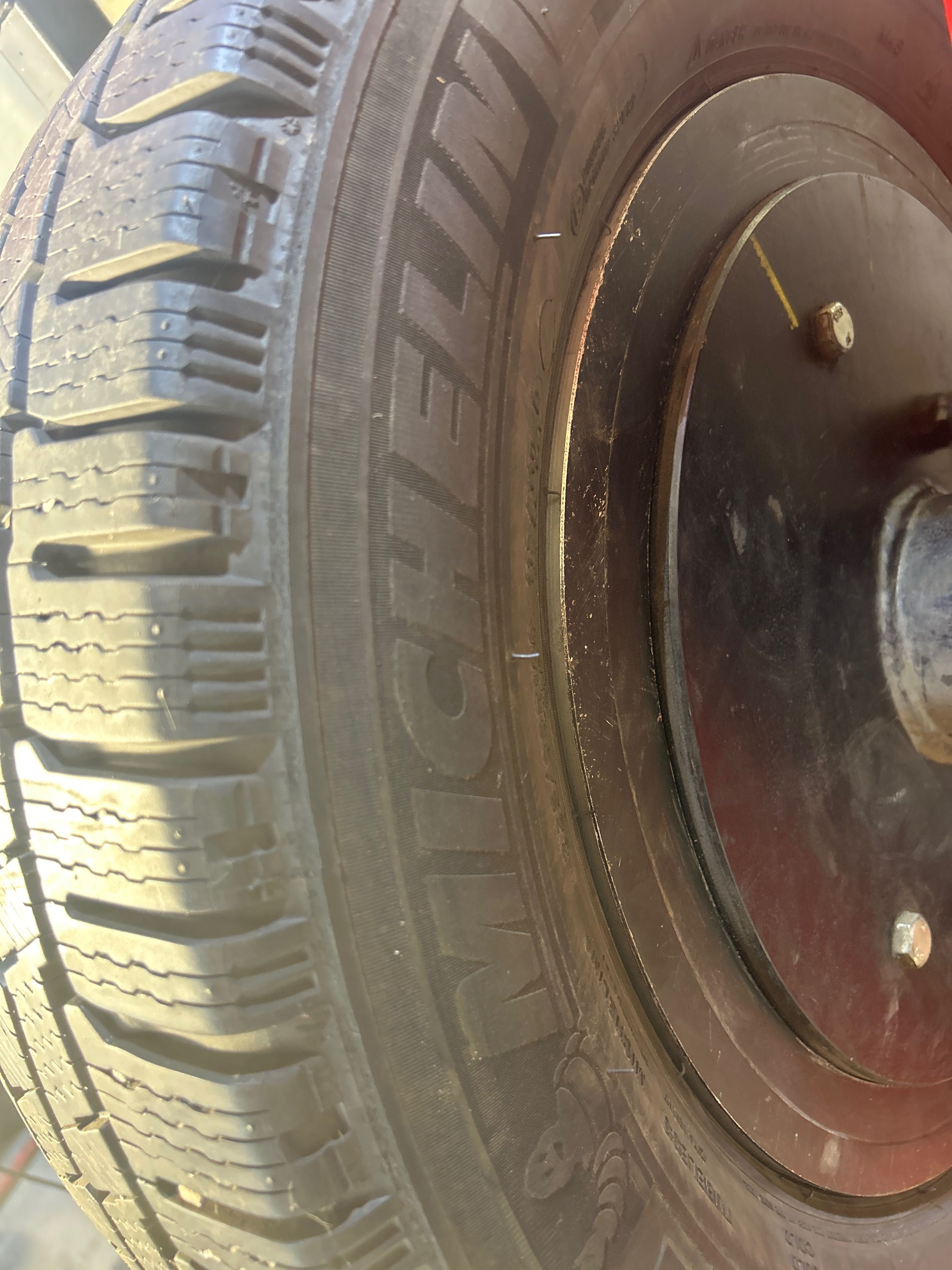 Michelin Agilis ALpin 225/65/16c 112/110R