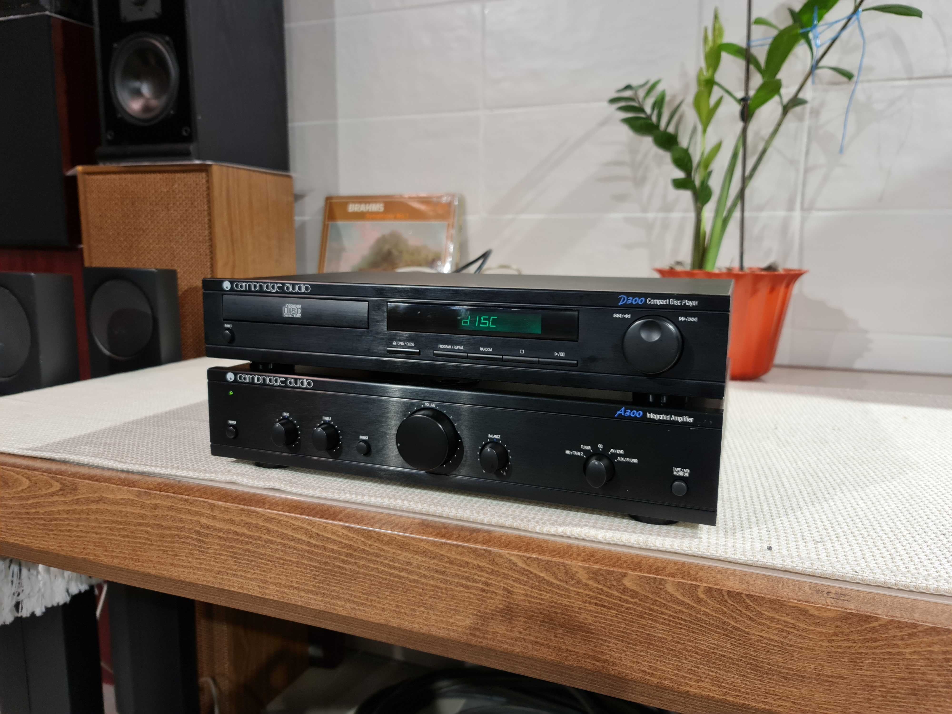 Англійська двійка Cambridge Audio A300 + Cambridge Audio D300