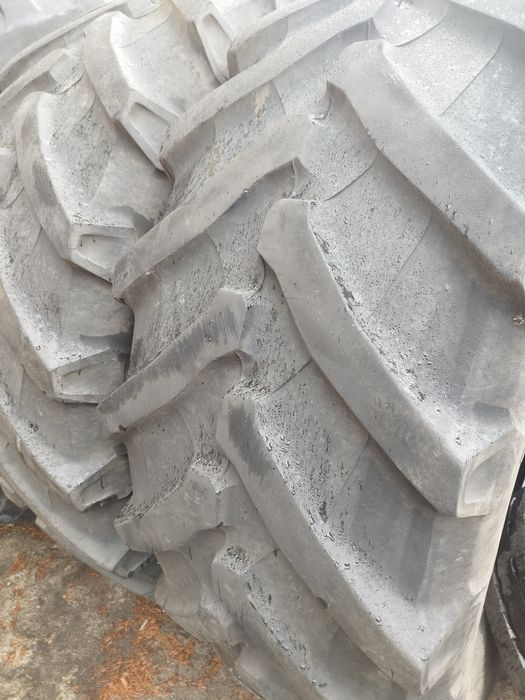 Opony Pirelli 600/65/38