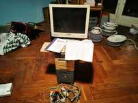 Komputer stacjonarny monitor lcd 15 klawiatura komplet 2002 retro