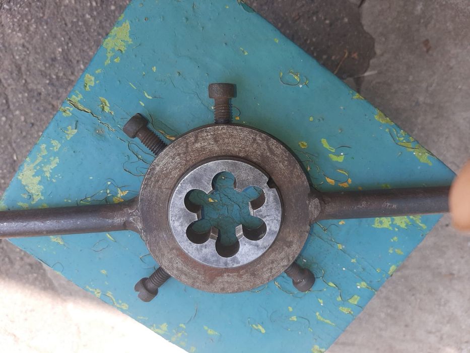 Плашка  G 3/4 и G 1  1/4 для резьбы внешней