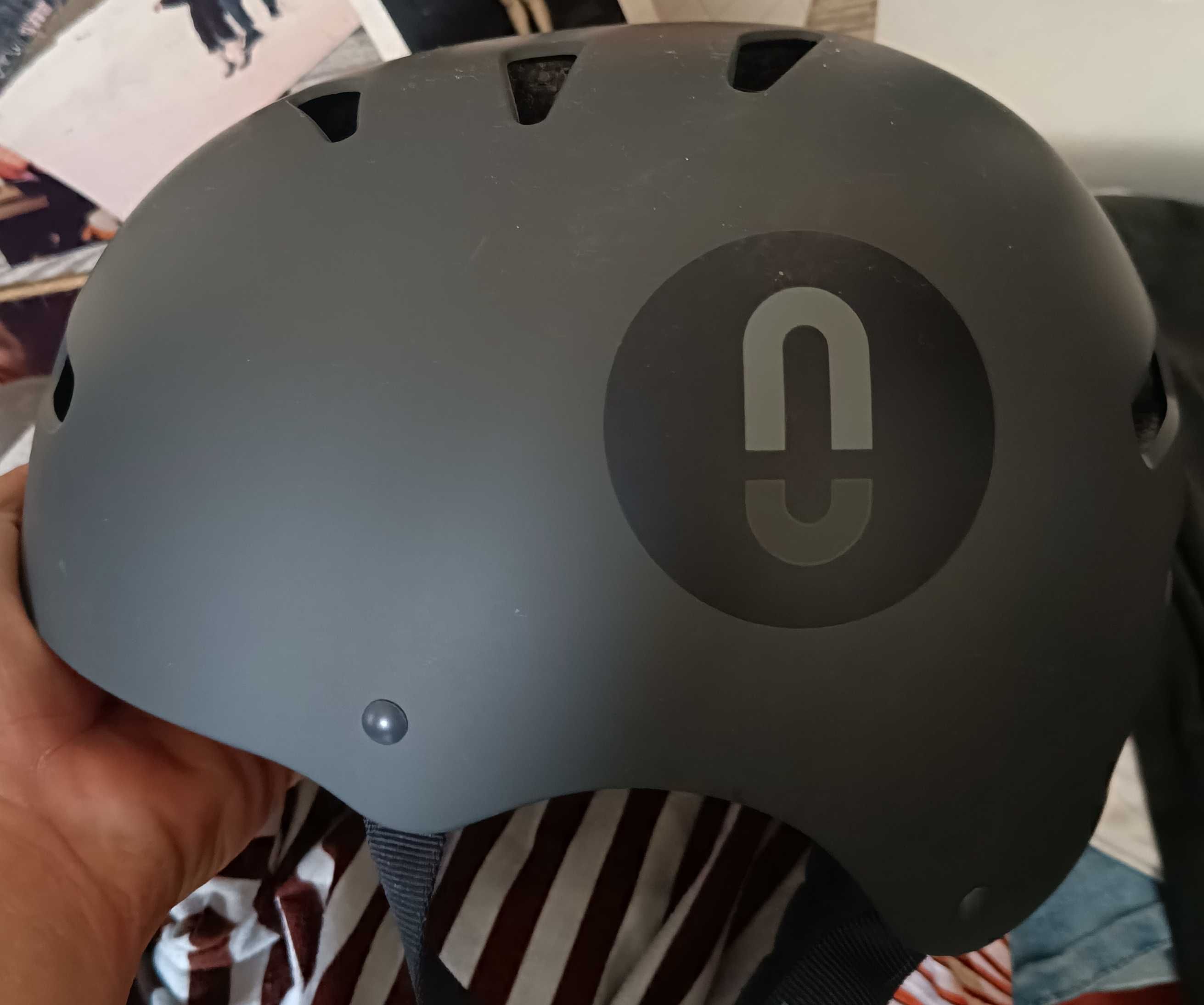 Capacete Olsson para bicicleta ou trotinete. Novo!
