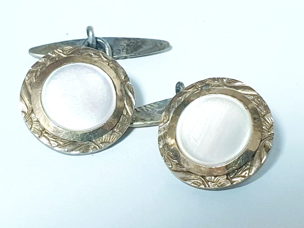 Fantásticos botões de punho vintage em prata dourada e madrepérola