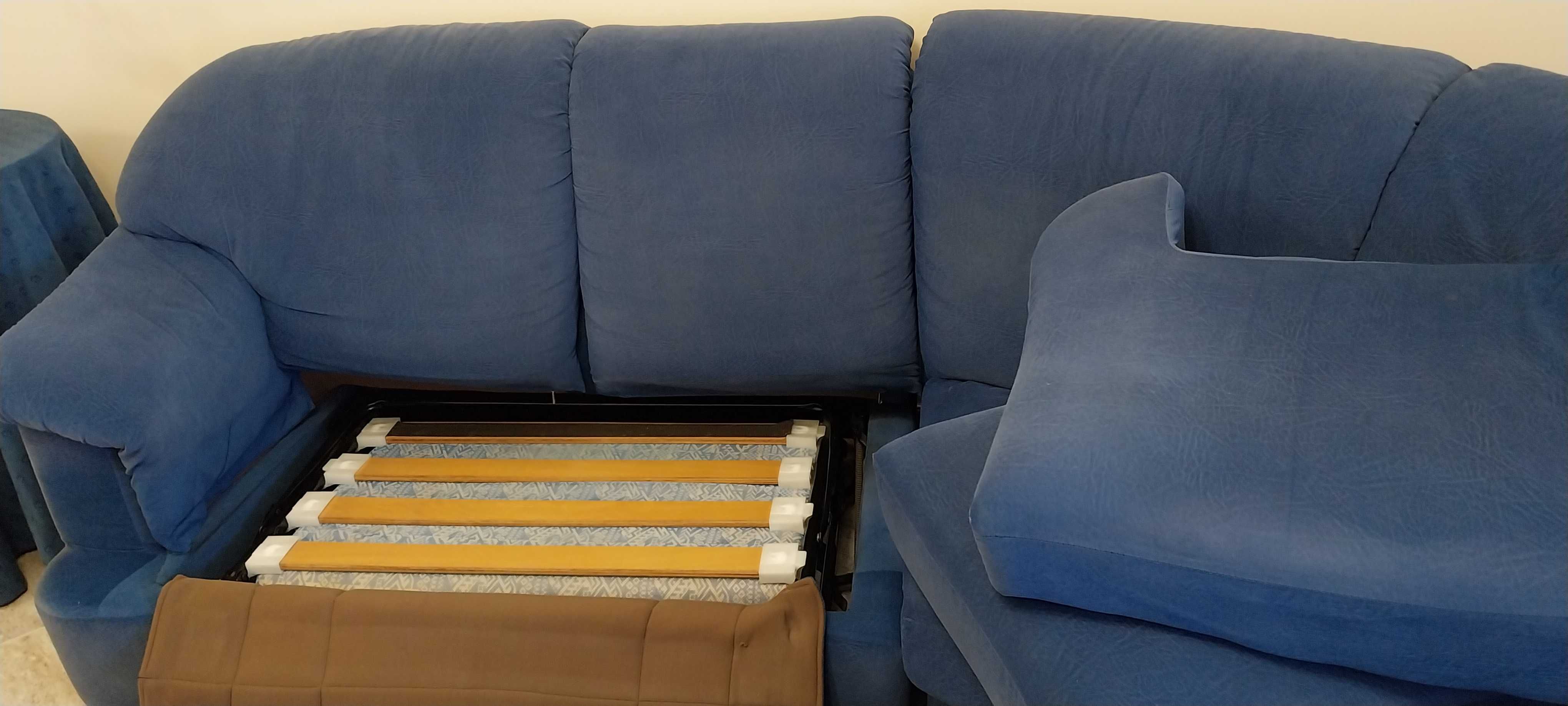 Sofá de canto com cama de solteiro