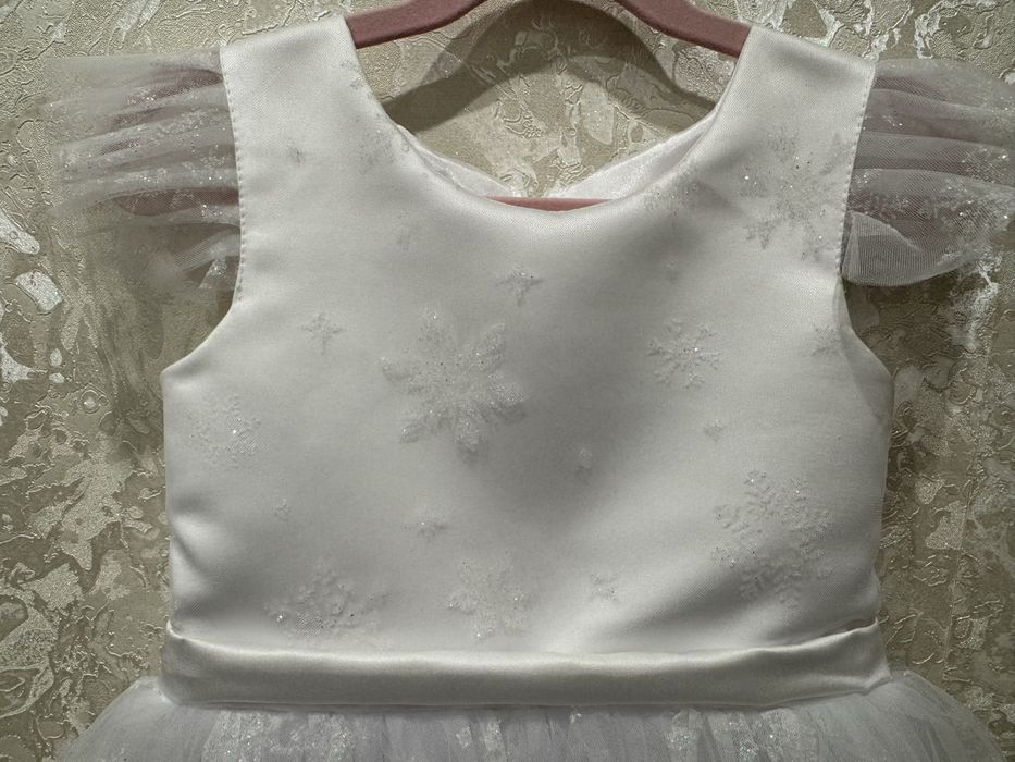 Біла сукня, сукня сніжинки ПРОКАТ по місту