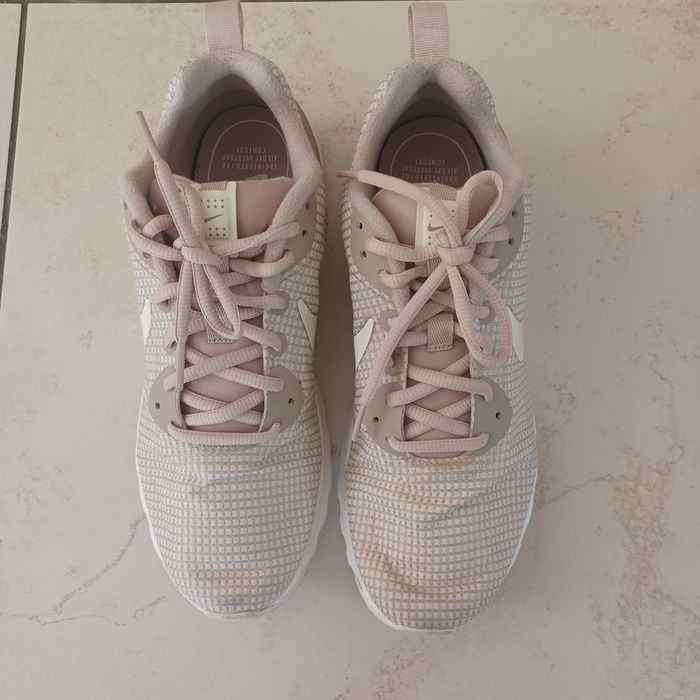 Nike AIR MAX Motion Lw Se jak nowe 42/27 cm/salon 439 zł