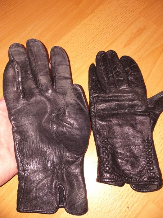 Женские кожаные перчатки б.у.