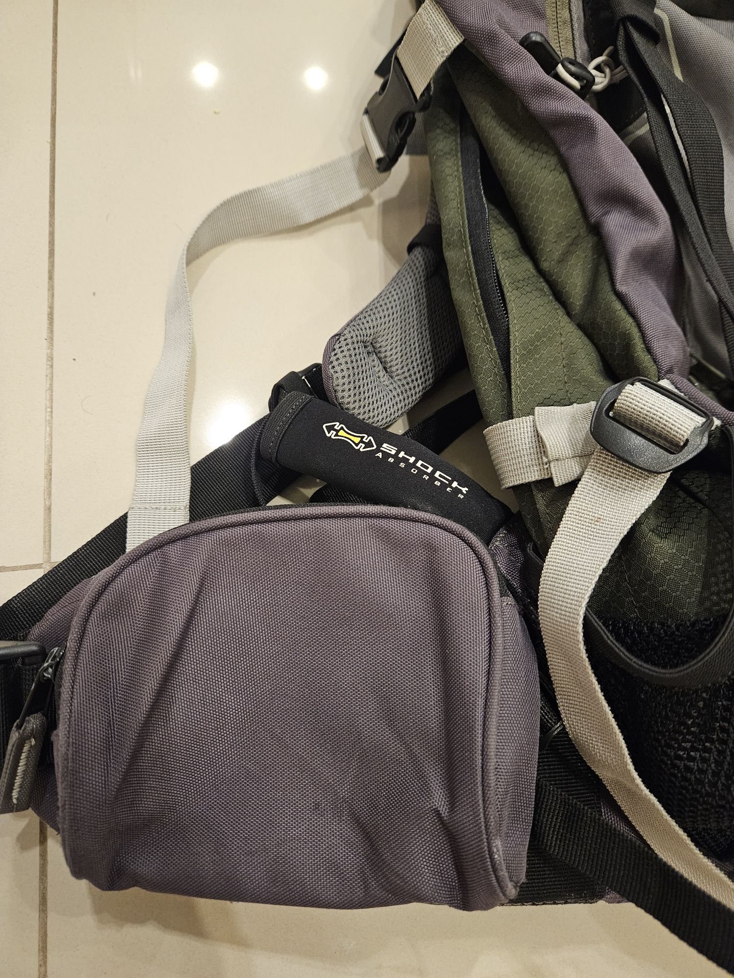 plecak trekkingowy turystyczny Quechua Forclaz Symbium 60 l khaki