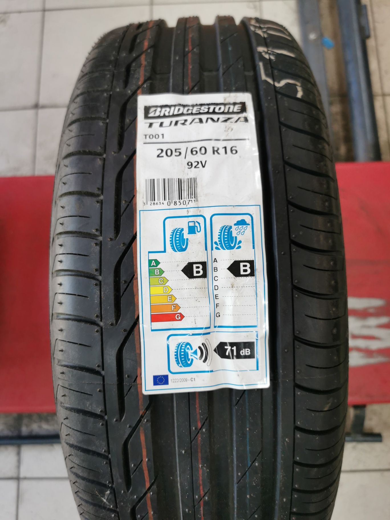 205/60r16 Bridgestone turanza T001 Nowa