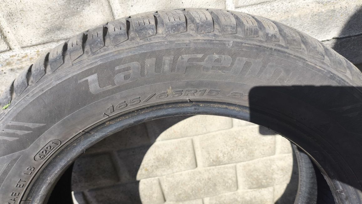 Para opon zimowych 165/65 r15 ładne na kilka sezonów