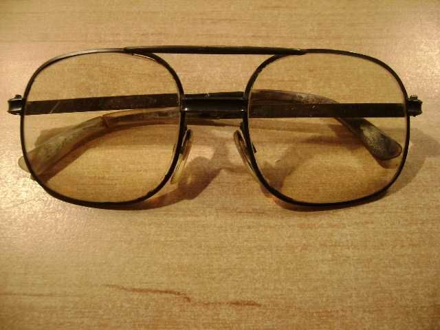 Starocie z PRL - Okulary męskie korekcyjne +2 dioptrie rozstaw 13,5 cm