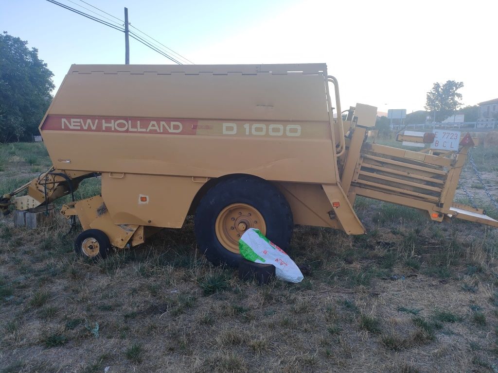 Enfardadeira New Holland D1000