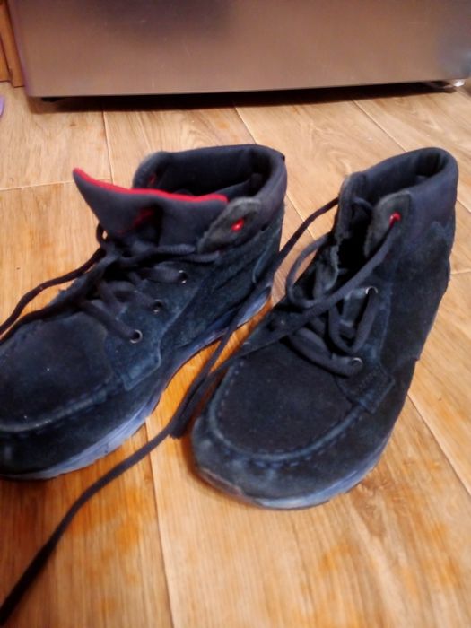 Замшевые ботинки