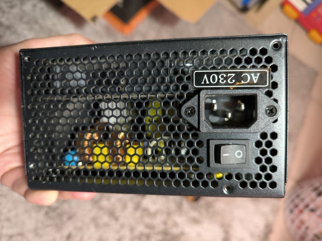 Fonte de alimentação 750w Halfmman Storm ADK-A750