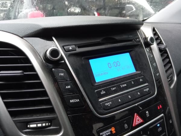 Rádio / auto-rádio HYUNDAI i30 (GD)