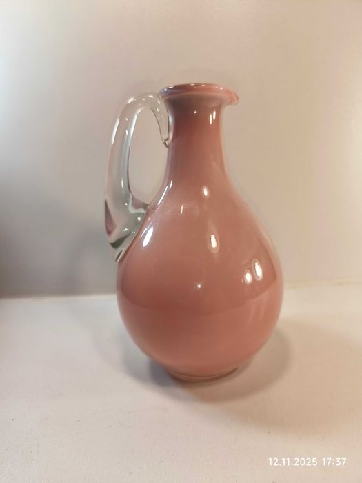 Dzbanek szklany pudrowy róż huta Tarnowiec szkło kolorowe PRL różowy