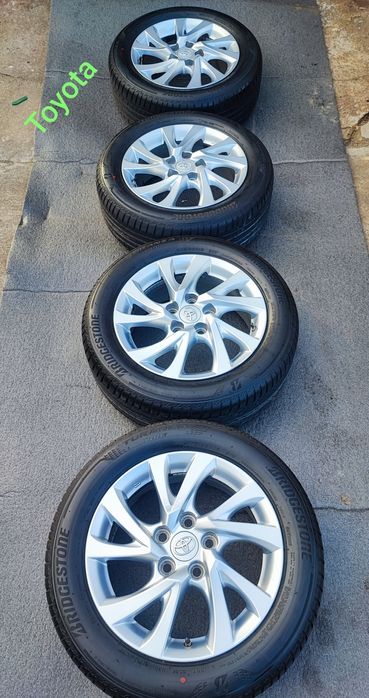 Koła Felgi alu opony 16 5x114,3  Auris Corolla czujniki