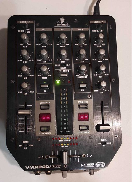 Мікшерний пульт Behringer VMX-200 USB