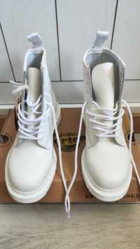 Dr. Martens 1460 Mono r 41