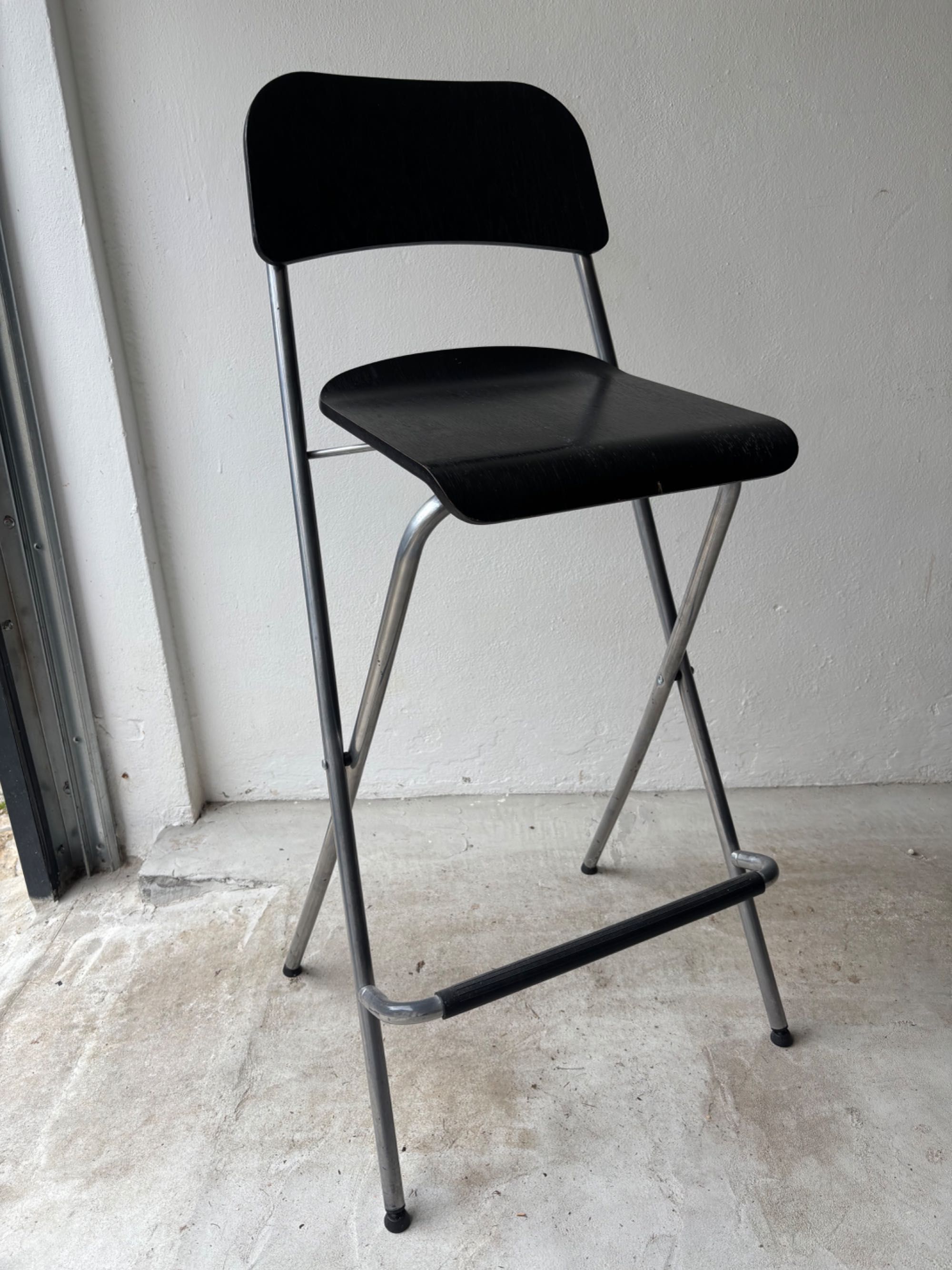 Conjunto de 2 bancos Ikea preto com pouco uso