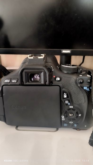 Камера Canon EOS Rebel T3i