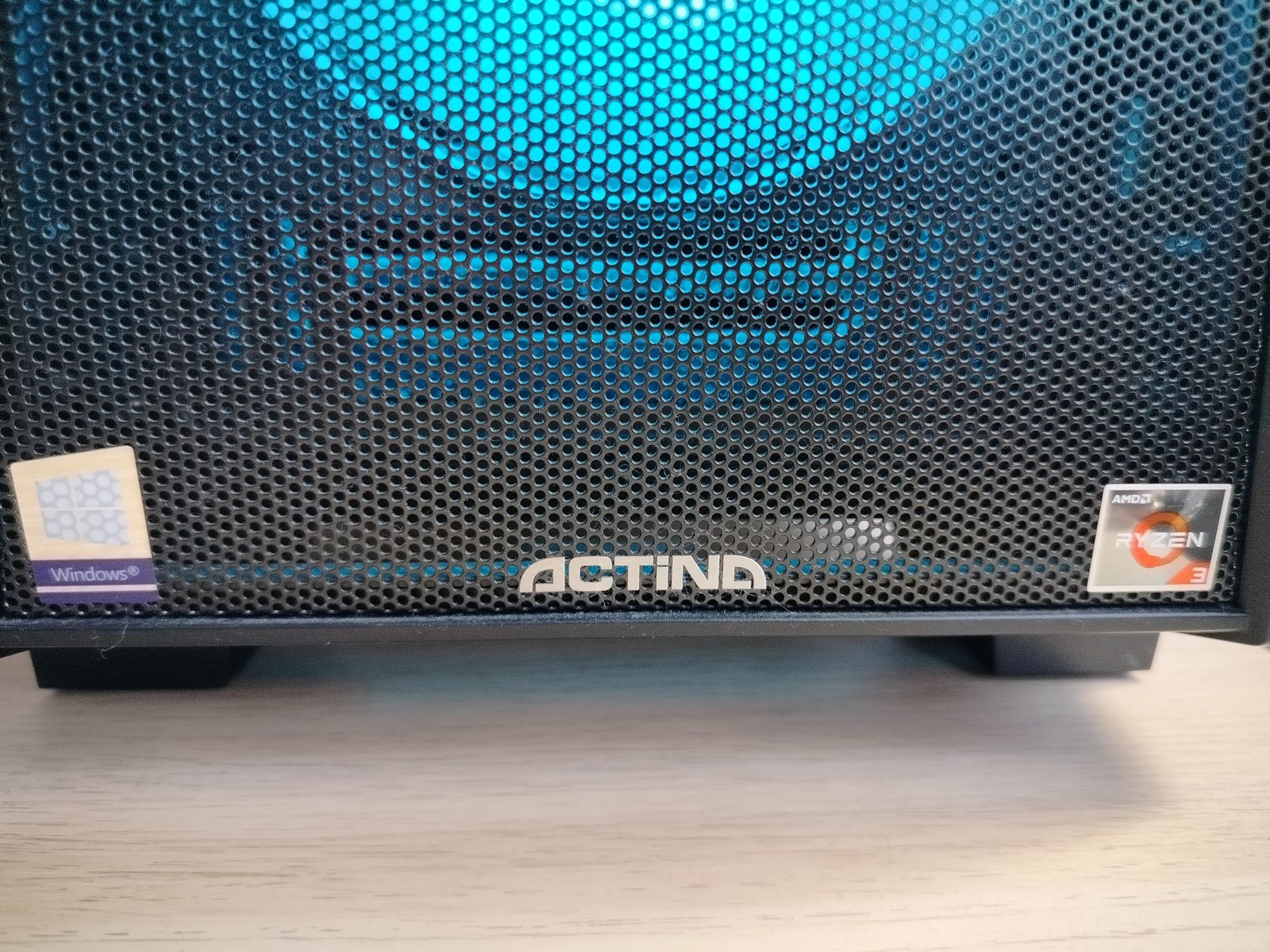 Komputer MSI AMD Ryzen 3