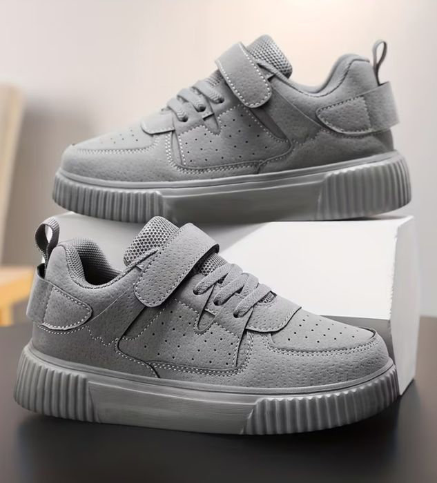 Кросівки 35 розмір. Кеди, легкі кросівки