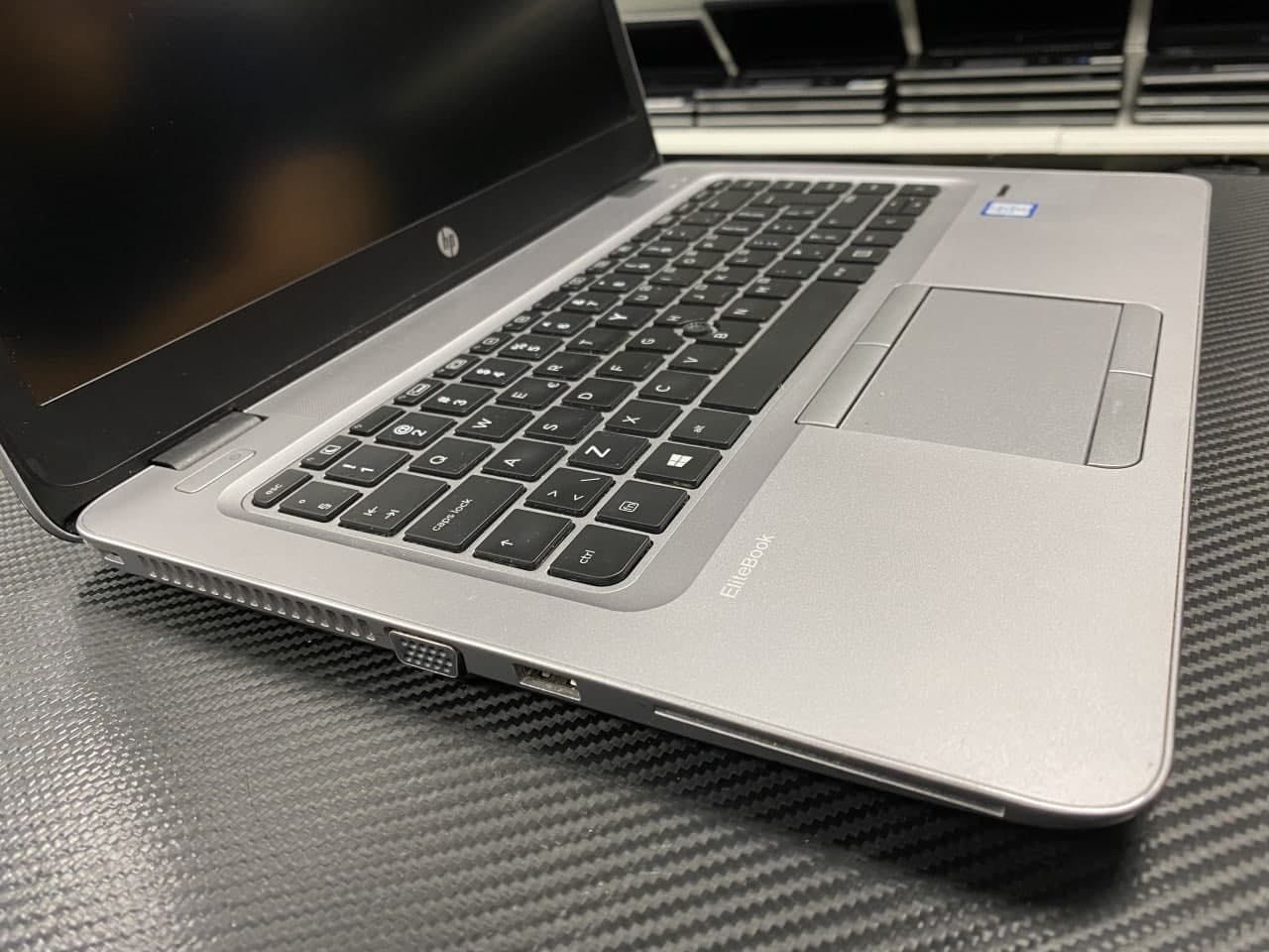 HP EliteBook 840 G3 14″ i5-6300U/512SSD/8GB/FHD